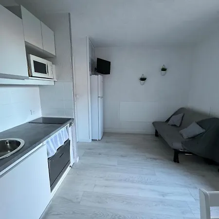 Maison 4 Personnes Avec Piscine, 200m A Pieds Ferienhaus