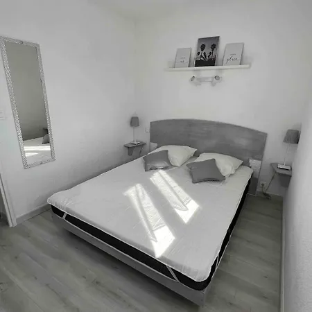 Maison 4 Personnes Avec Piscine, 200m A Pieds Ferienhaus Marseillan (Herault)