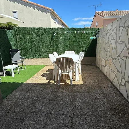 Semesterbostad Maison 4 Personnes Avec Piscine, 200m A Pieds *