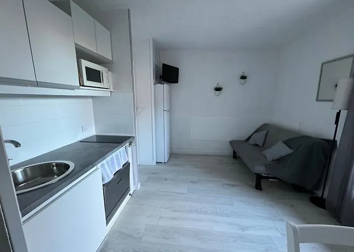 Maison 4 Personnes Avec Piscine, 200m A Pieds Prázdninový dům