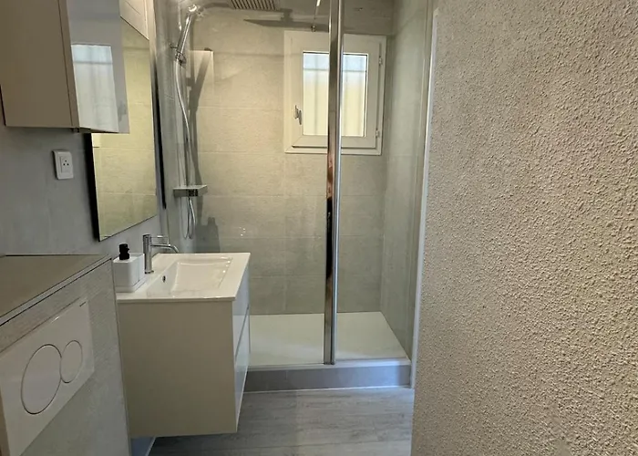 Maison 4 Personnes Avec Piscine, 200m A Pieds