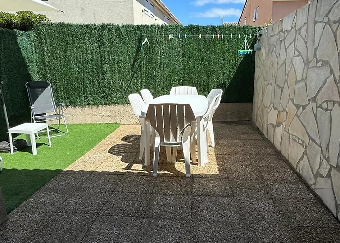 Prázdninový dům Maison 4 Personnes Avec Piscine, 200m A Pieds *